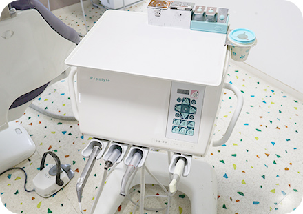 保険によって使用できる術式、素材、治療方法が細かく縛られている